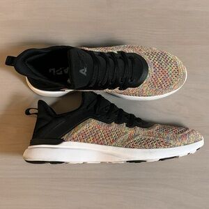 Super comfortable workout / everyday shoes.